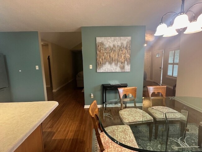 Building Photo - 4 Walnut Grove Cove