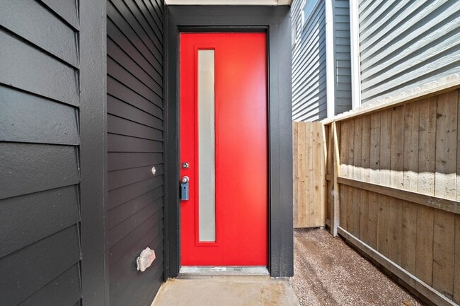 Building Photo - 1406 Valentine St