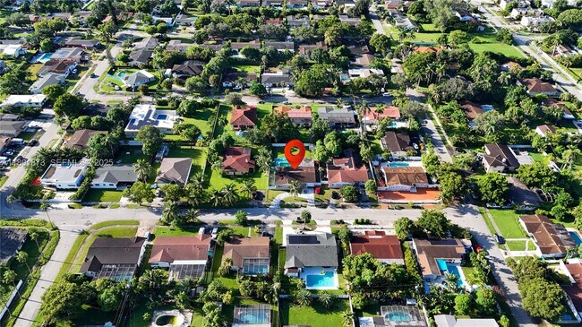 Building Photo - 430 NE 145th St