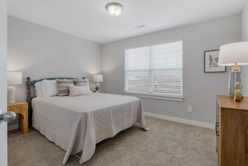 Building Photo - 129 Weller Ln