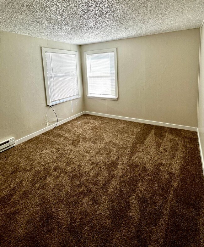 Building Photo - 2 Bedroom Single Family