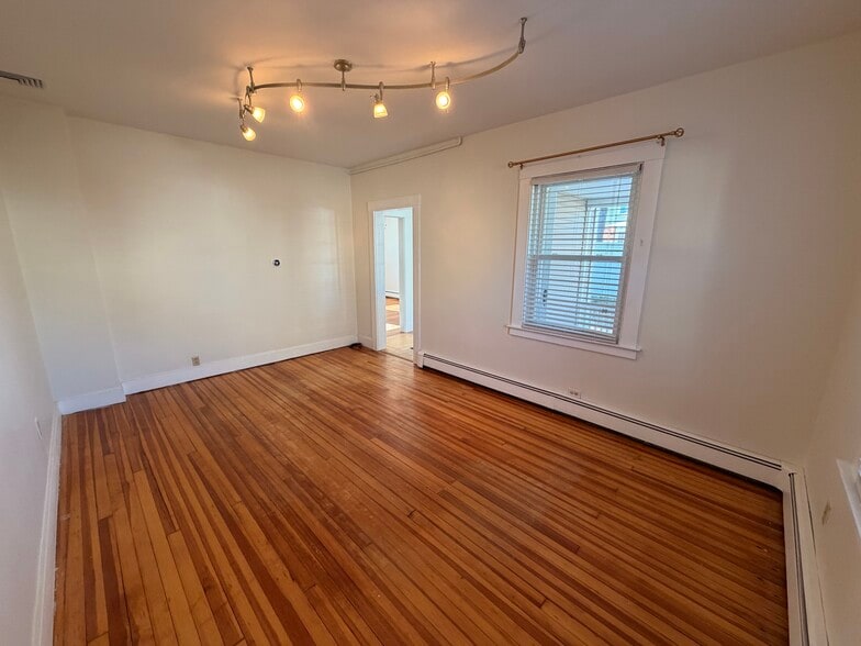 Living Room - 10 Short St