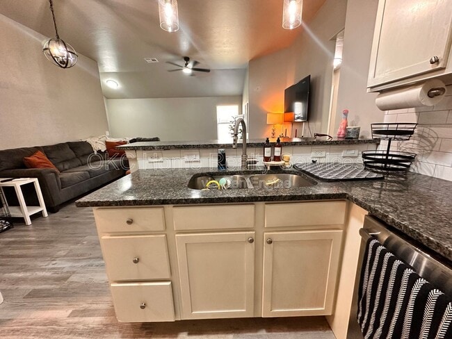 Building Photo - 4122 Bonaparte Blvd