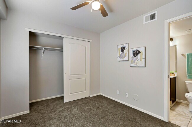 Building Photo - 1290 Hidden Bend Pl