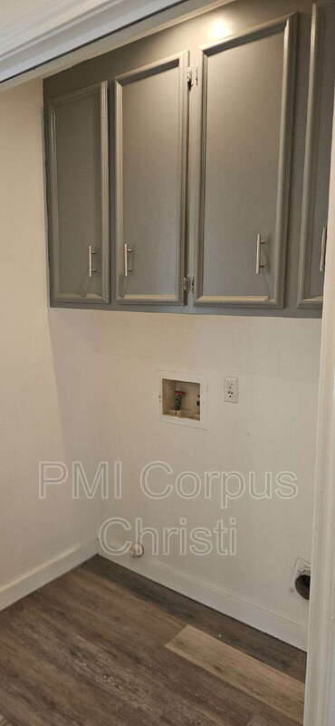 Building Photo - 7625 Stony Brook Dr
