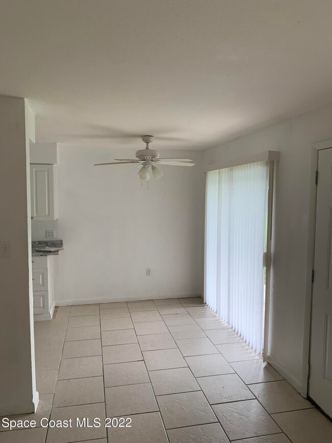 Building Photo - 180 Minna Ln