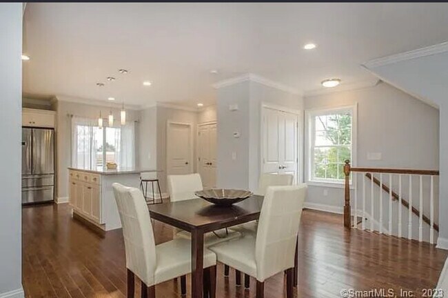 Building Photo - 777 N Main St