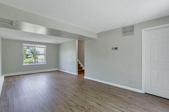 Building Photo - 2789 Raphael Dr