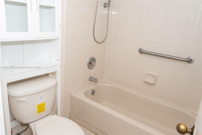 Building Photo - 9140 SW 123rd Ct