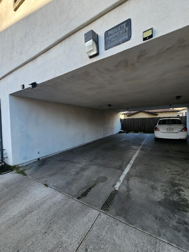 Building Photo - 25207 Frampton Ave