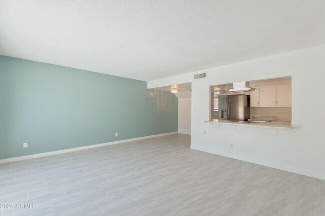 Building Photo - 6040 N 15th St