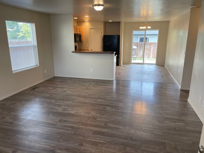 Building Photo - 13710 Key west St.