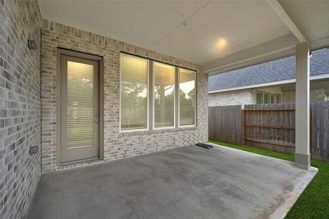 Building Photo - 9319 Galloway Wds Trl