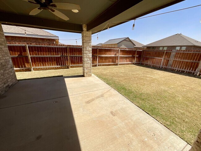 Building Photo - 4 Bed 3 bath 3 Car-Garage-Solar Panels-Move In Ready! Frenship ISD