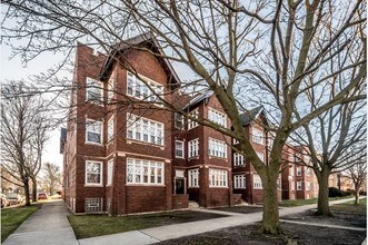 Building Photo - 10901 S Vernon