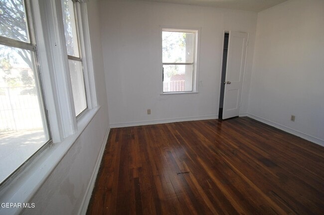 Building Photo - 3200 Richmond Ave