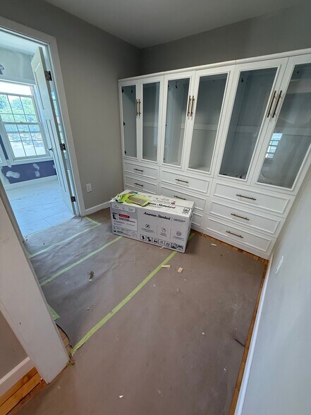 Building Photo - 159 Broad St