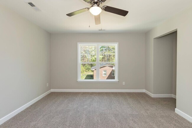 Building Photo - Brand NEW Three Bedroom Home!