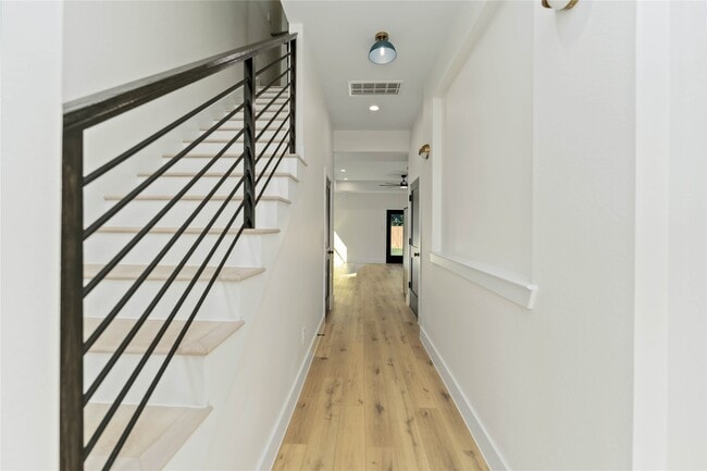 Building Photo - 4605 Siegel St