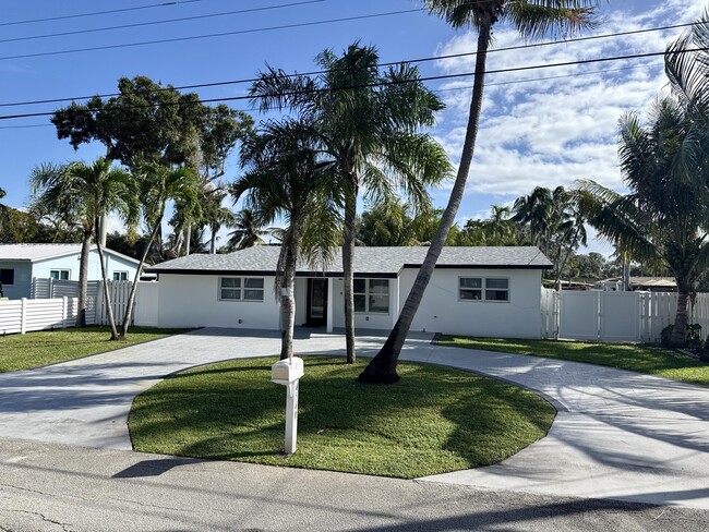 Building Photo - 4540 SW 28th Terrace