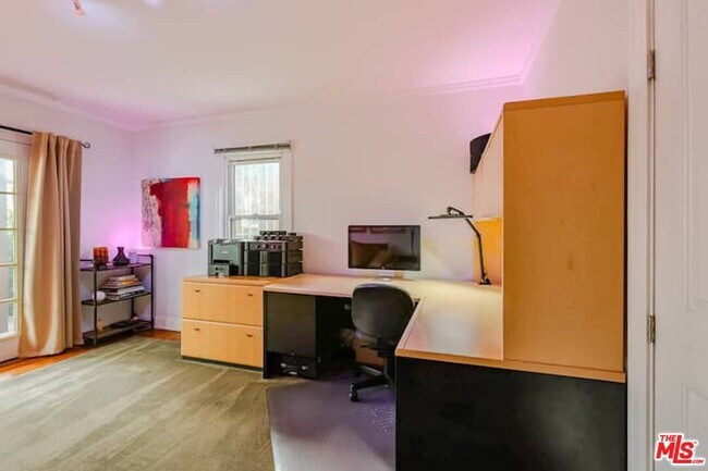 Building Photo - 1203 S Rimpau Blvd