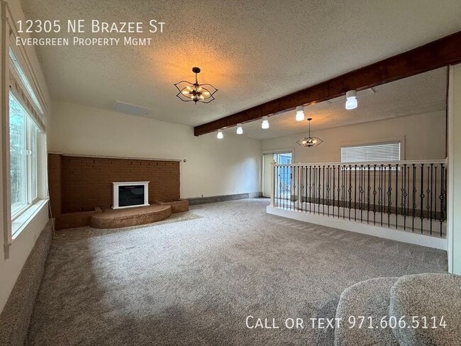 Building Photo - 12305 NE Brazee St