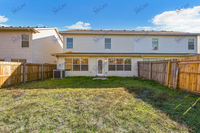 Building Photo - 7541 Lazy Spur Blvd