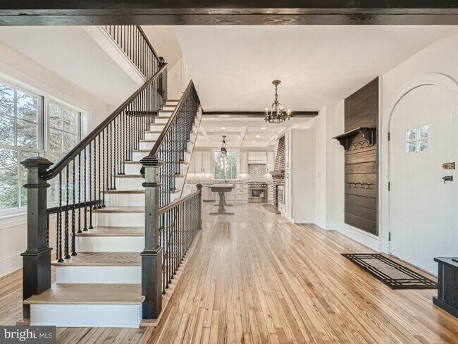 Building Photo - 2100 Rosalie Ave