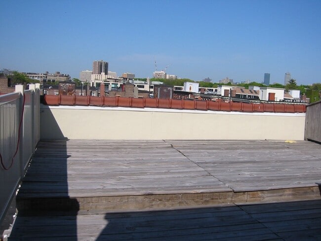 Building Photo - 2 bed/1 bath in Allston