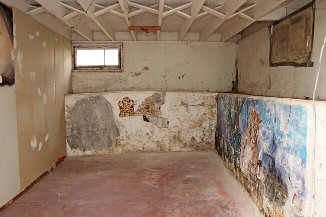 Building Photo - Cute Roseway Bungalow