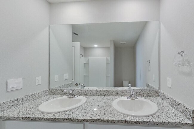 Building Photo - 8656 SW 44th Ct