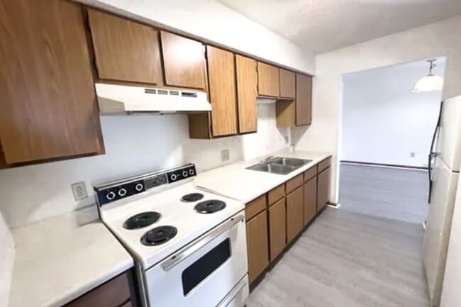 Building Photo - 10 Park Terrace Blvd