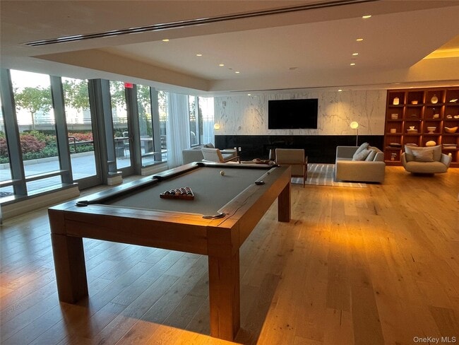 Building Photo - 138-35 39th Ave