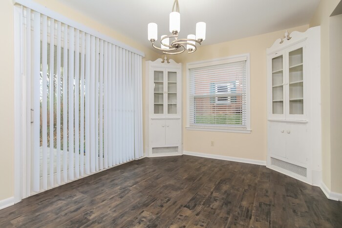 Building Photo - 475 Hermay Dr