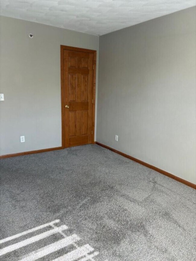 Building Photo - 10332 Clearwing Ln