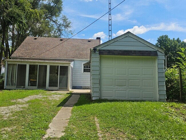 Building Photo - 2307 Arrow Ave