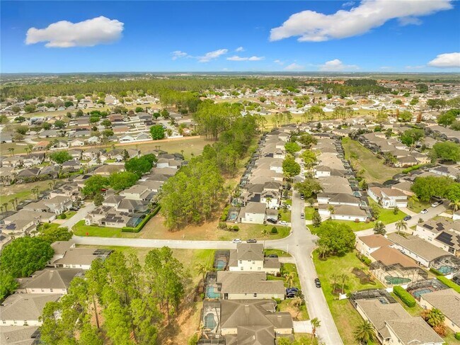 Building Photo - 520 Orista Dr