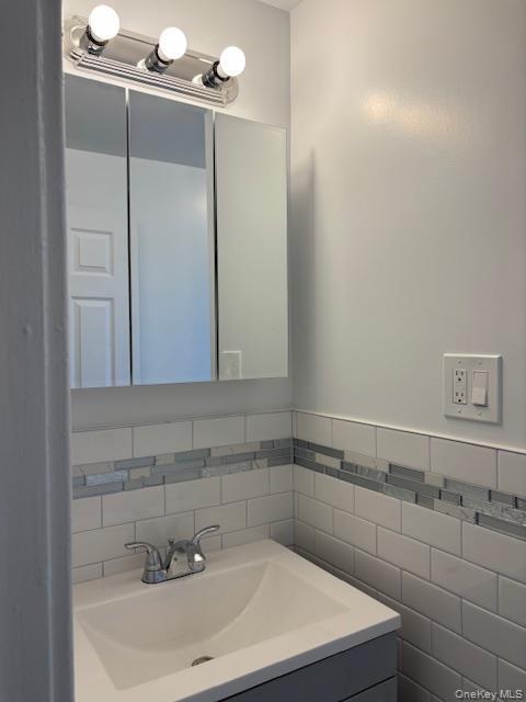 Building Photo - 159 Main St