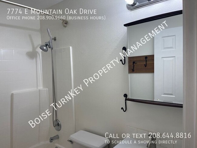 Building Photo - 7774 E Mountain Oak Dr