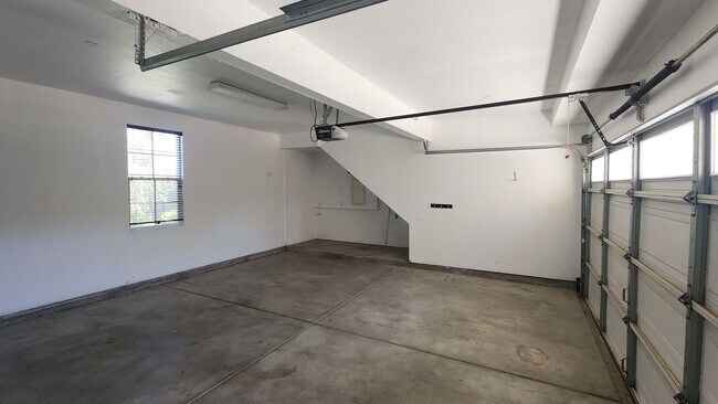 Building Photo - 476