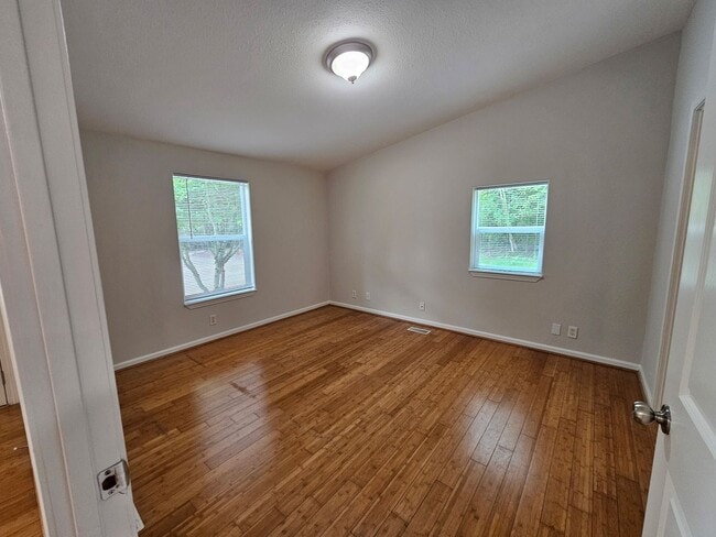 Building Photo - Peaceful Living – 3 Bedroom, 2 Bath Single-Family Home