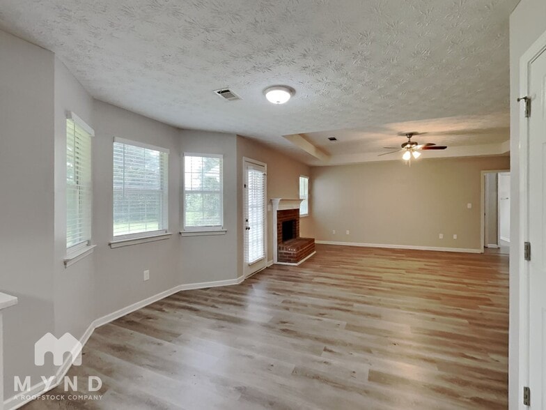 Building Photo - 211 Nicki Ct