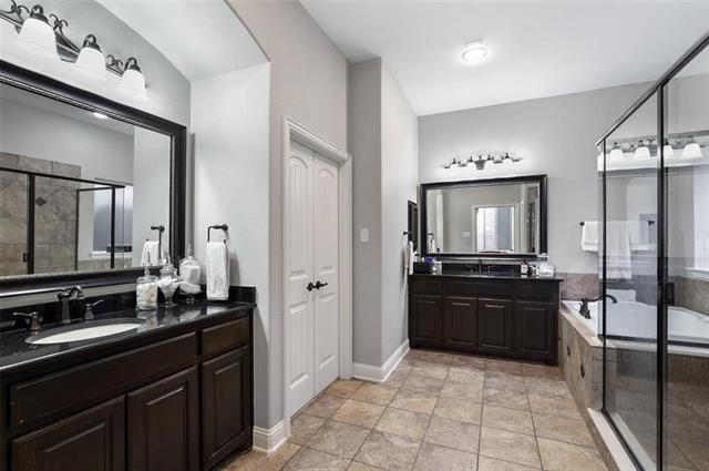 Building Photo - 2533 Windsor Castle Way