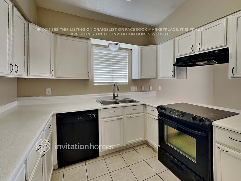 Building Photo - 11134 N 82nd Ln