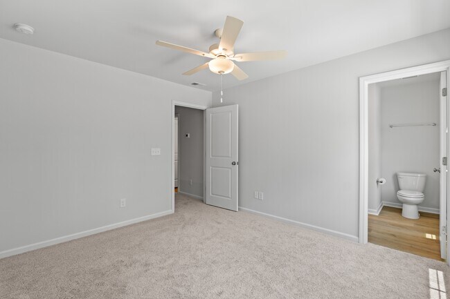 Building Photo - 815 Coburg Ln