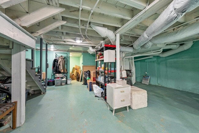 Building Photo - 472 Tibet Rd