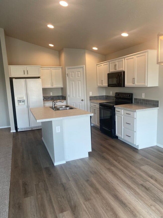 Building Photo - 5214 Clearfield Ct