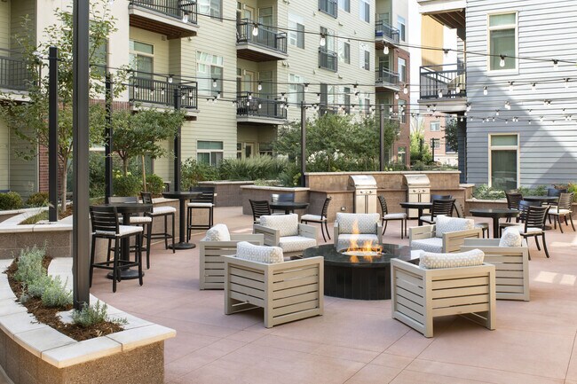 Building Photo - 3100 Pearl