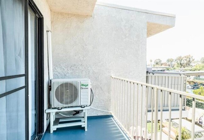 A/C in master bedroom - 4646 Hartley St