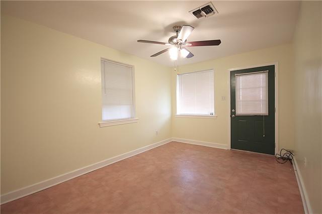 Building Photo - 305 5th St